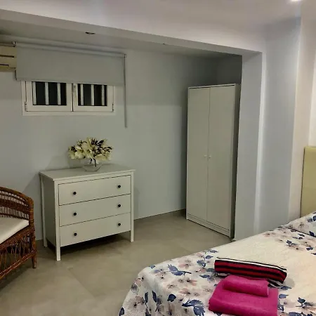 Happy Days Apartment *