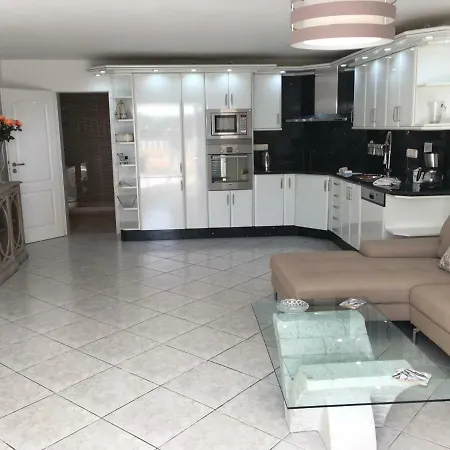 Apartment Happy Days *
